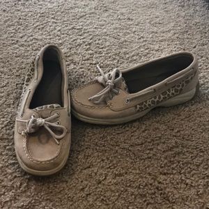 Leopard sperry’s